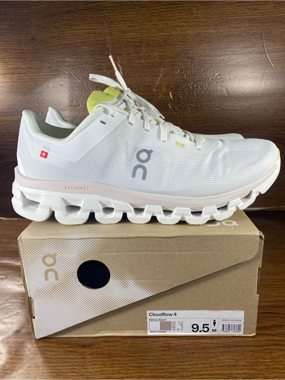On Running Cloudflow mens shoe size 9.5 - Picture 1 of 11